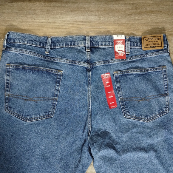 Levi's Signature Flex Gold Relaxed Fit 46 32 Blue Casual Denim Jeans - Picture 2 of 6